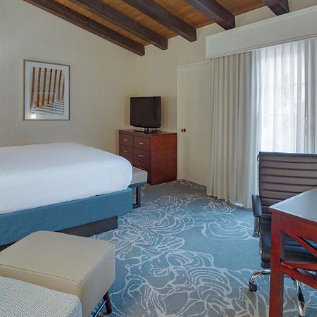 Best Western Plus Carpinteria Inn Buitenkant foto